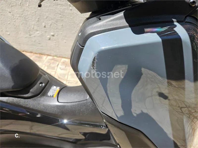 Yamaha NMAX – Vista 4