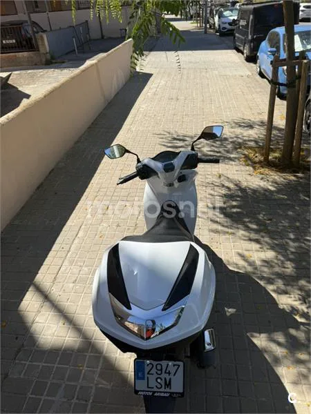 Honda SH 125i – Vista 3