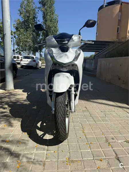 Honda SH 125i – Vista 5