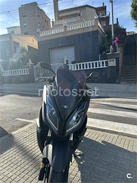 Kymco K-XCT 125i – Vista 3