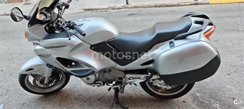 Honda NT 650 V Deauville – Vista 3
