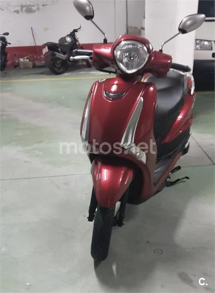 Yamaha D'elight 125 – Vista 3