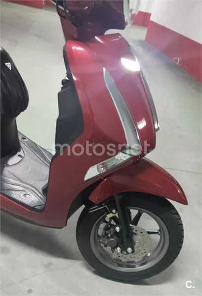 Yamaha D'elight 125 – Vista 6