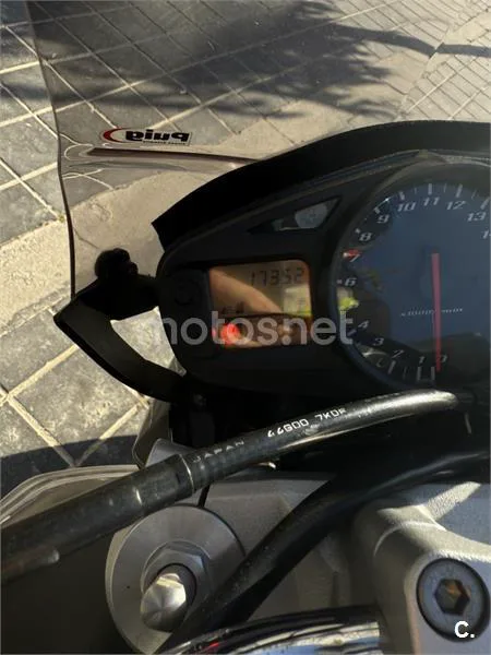 Suzuki GSR 600 – Vista 4