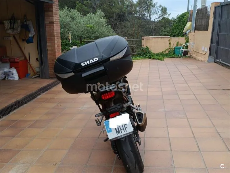 Honda CB 750 Hornet – Vista 4
