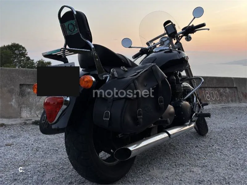 Triumph Speedmaster 900 – Vista 4