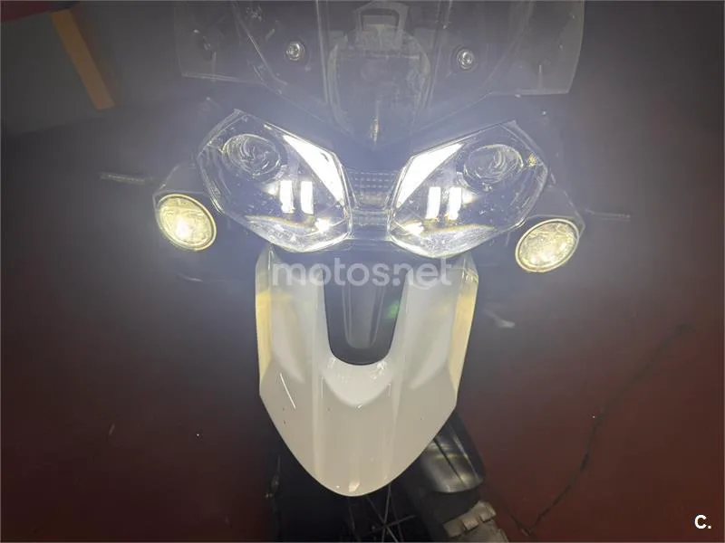 Triumph Tiger 800 XCX – Vista 3