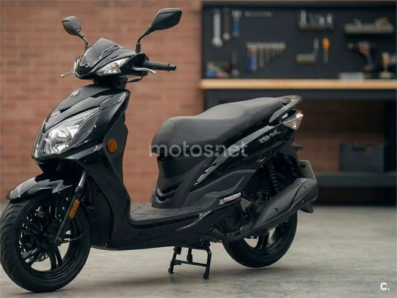 SYM ADX 125 – Vista 3