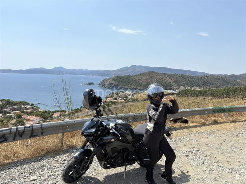 Yamaha MT-10 – Vista 7