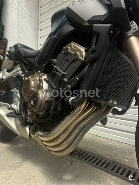 Honda CB 650 R – Vista 7