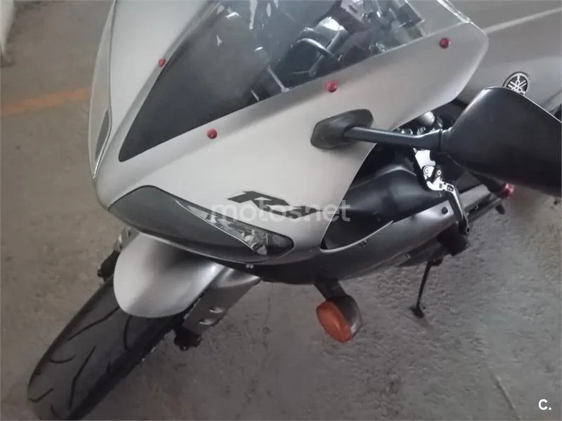 Yamaha YZF-R1 - Vista 3