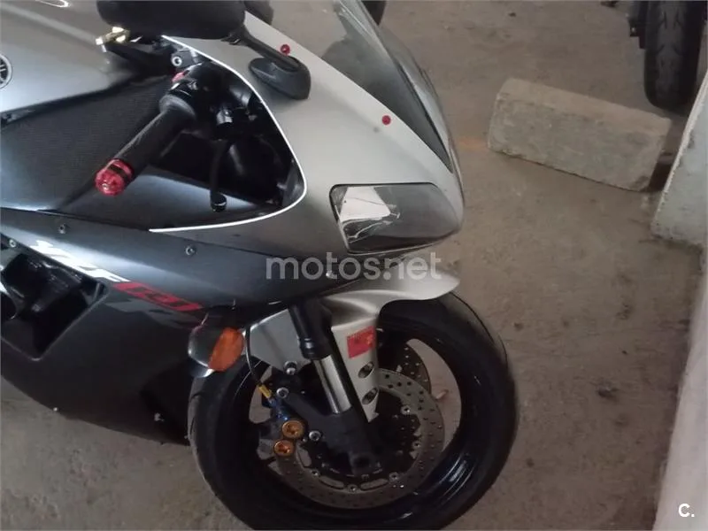 Yamaha YZF-R1 - Vista 4