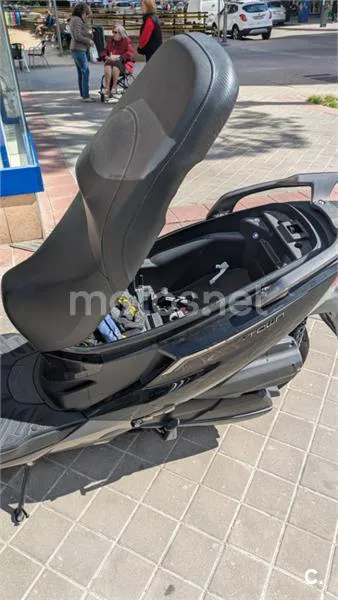 Kymco X-Town CT 300 – Vista 6