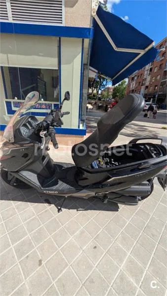 Kymco X-Town CT 300 – Vista 7