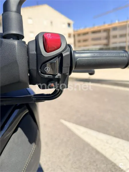 Yamaha XMAX 125 – Vista 7
