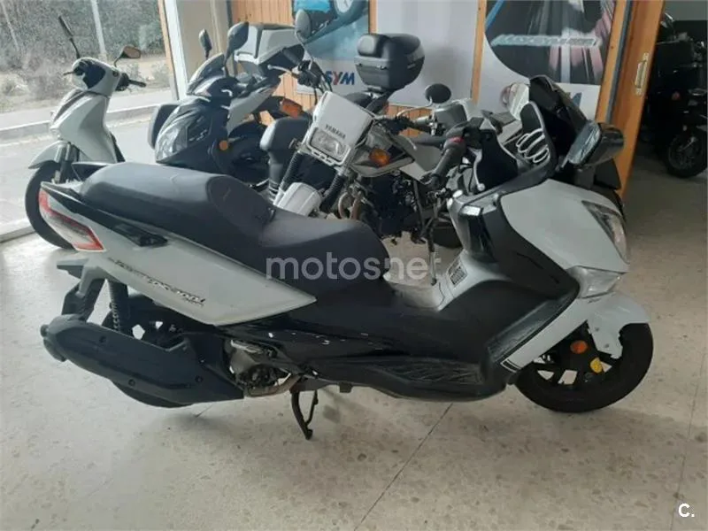 SYM Joymax 300 – Vista 3