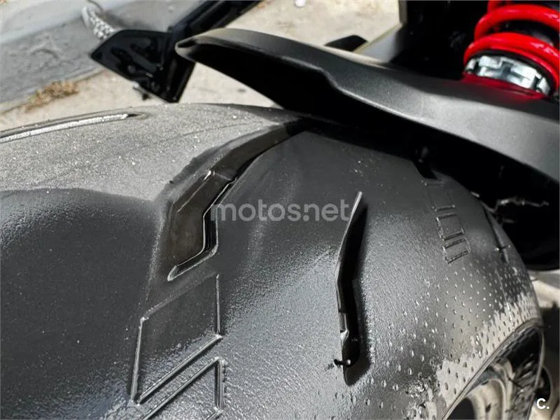 Triumph Daytona 660 - Vista 4