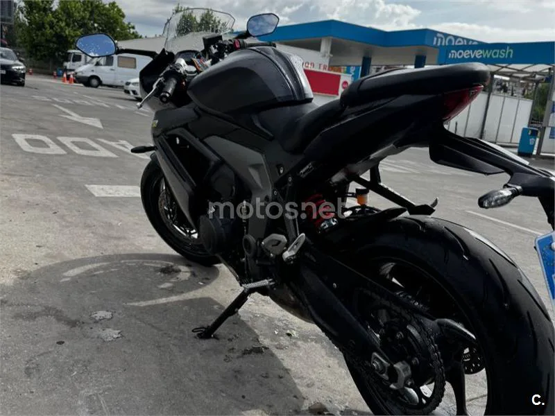 Triumph Daytona 660 - Vista 7