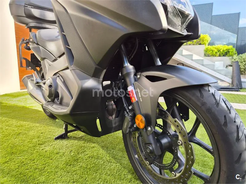 Honda Integra 750 S – Vista 6