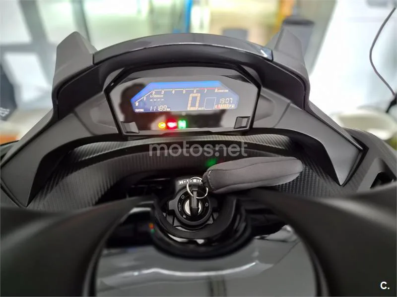 Honda Integra 750 S – Vista 7