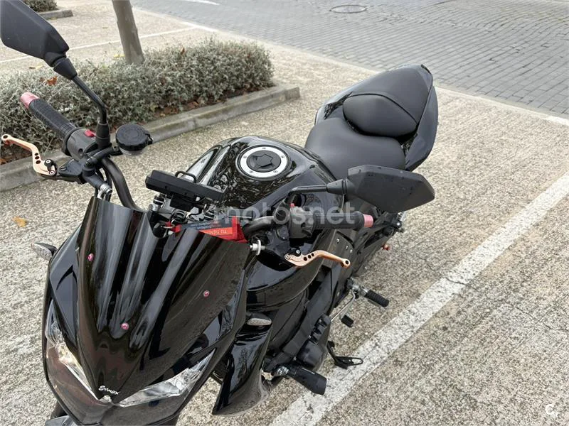 Kawasaki Z750 – Vista 11