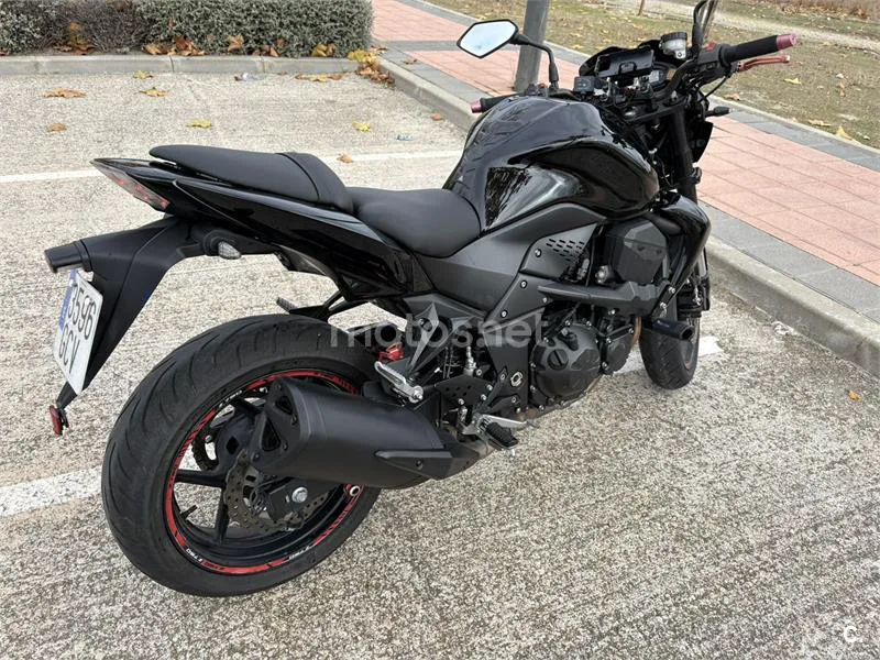 Kawasaki Z750 – Vista 3