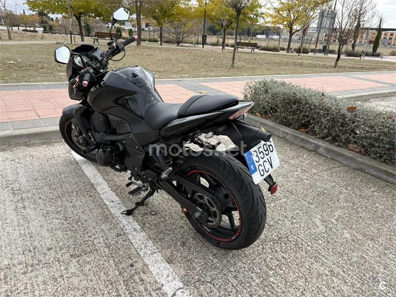 Kawasaki Z750 – Vista 4