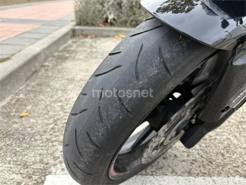 Kawasaki Z750 – Vista 9