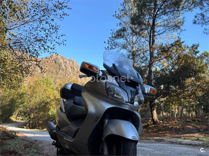 Suzuki Burgman 650 - Vista 7