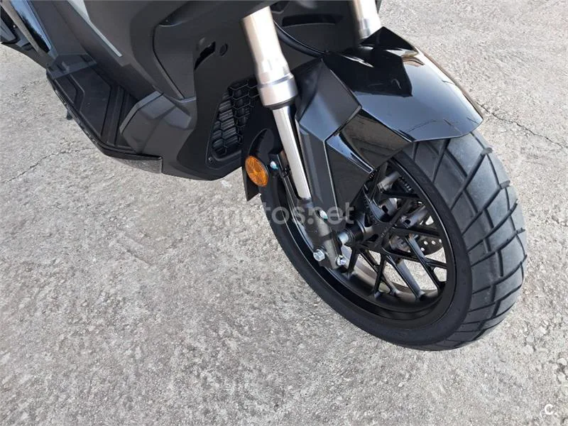 Honda ADV 350 – Vista 14