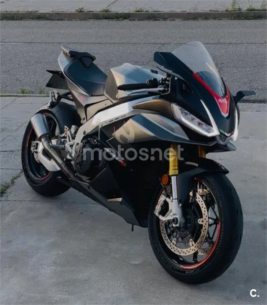 Aprilia RSV4 – Vista 3