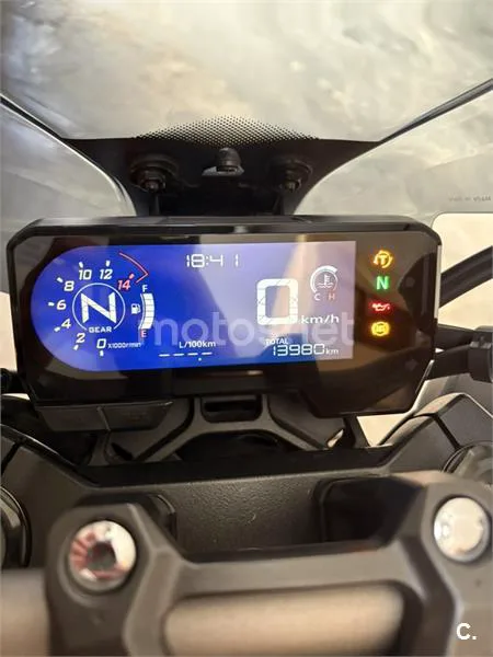 Honda CB 650 R – Vista 7