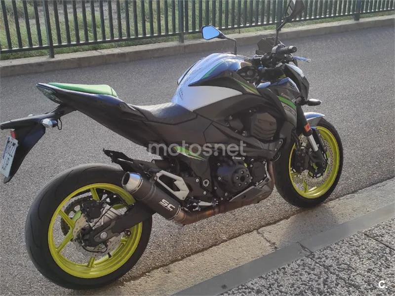 Kawasaki Z800 – Vista 7