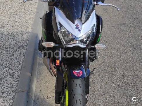Kawasaki Z800 – Vista 8