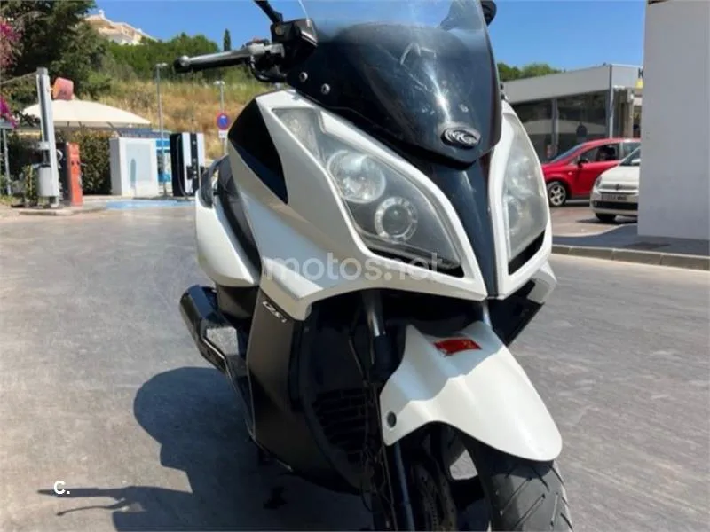 Kymco Super Dink 125 – Vista 3