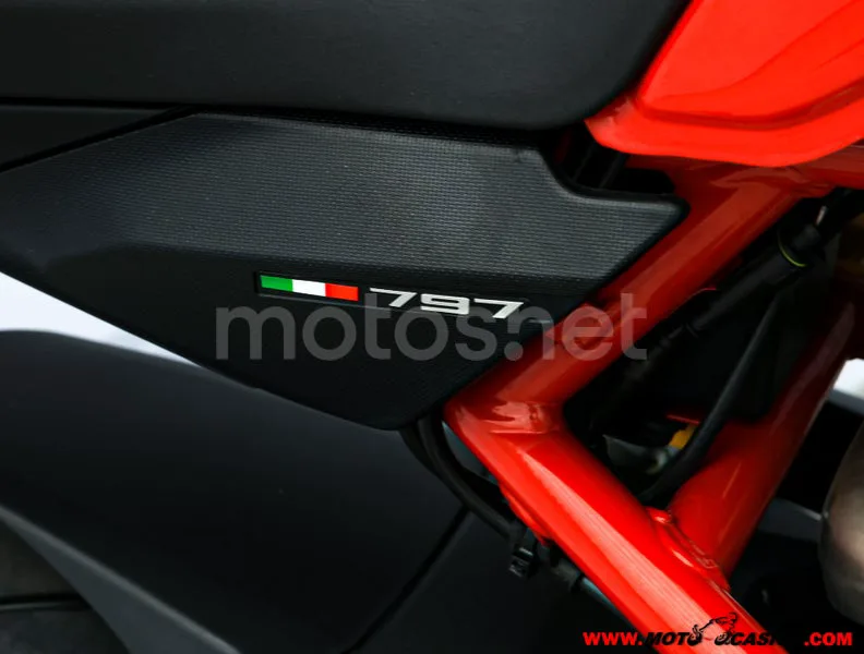 Ducati Monster 797 – Vista 8