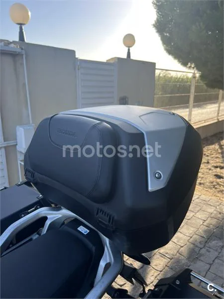Honda XL 750 Transalp – Vista 12