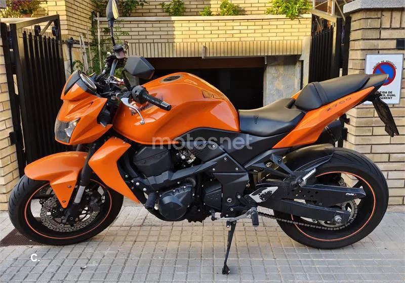 Kawasaki Z750 – Vista 4