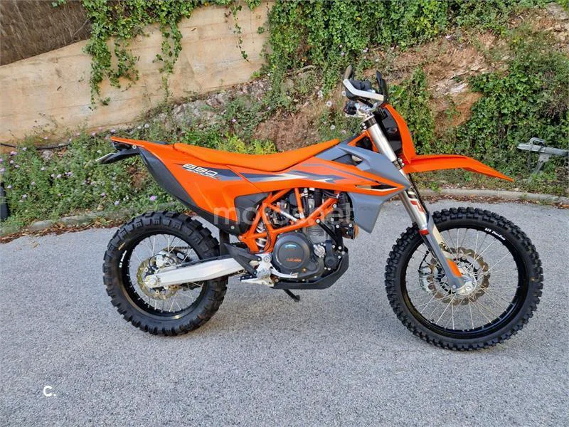KTM 690 Enduro R – Vista 4