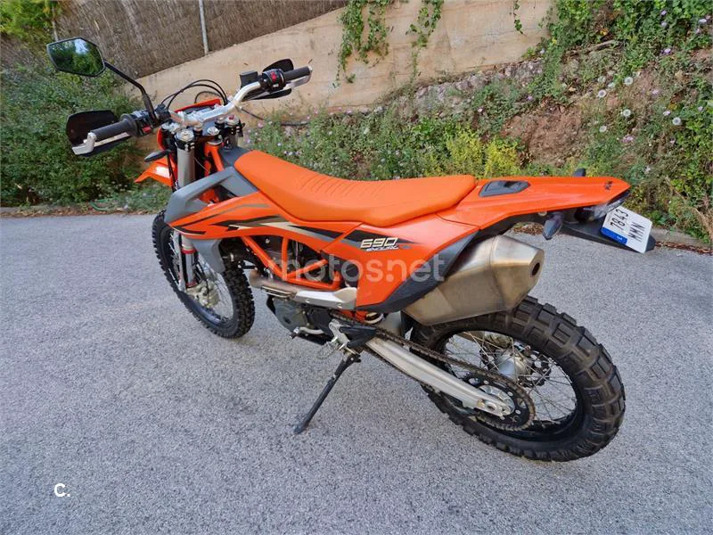 KTM 690 Enduro R – Vista 5