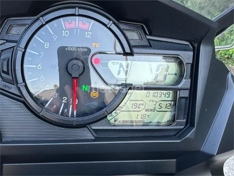 Suzuki V-Strom 650 XT – Vista 13
