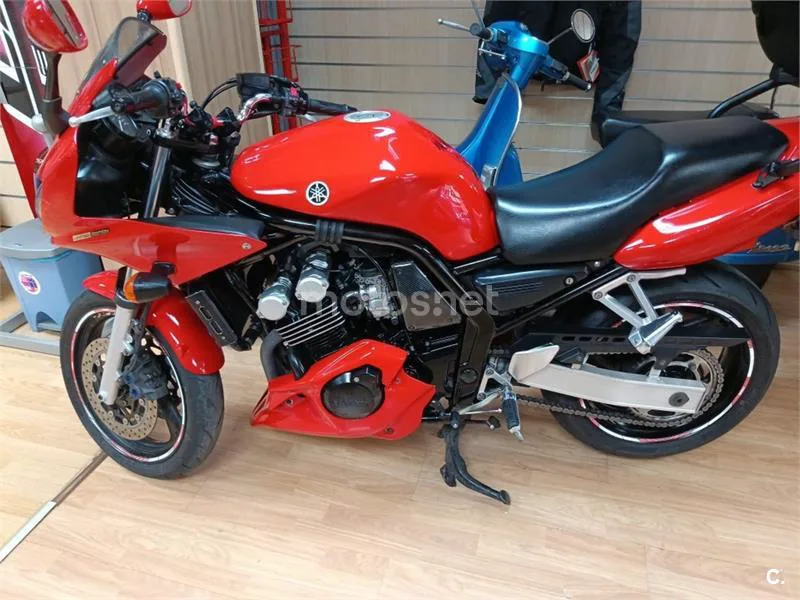 Yamaha FZS600 Fazer – Vista 3