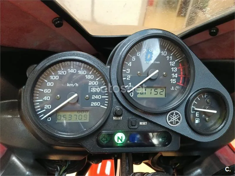 Yamaha FZS600 Fazer – Vista 4