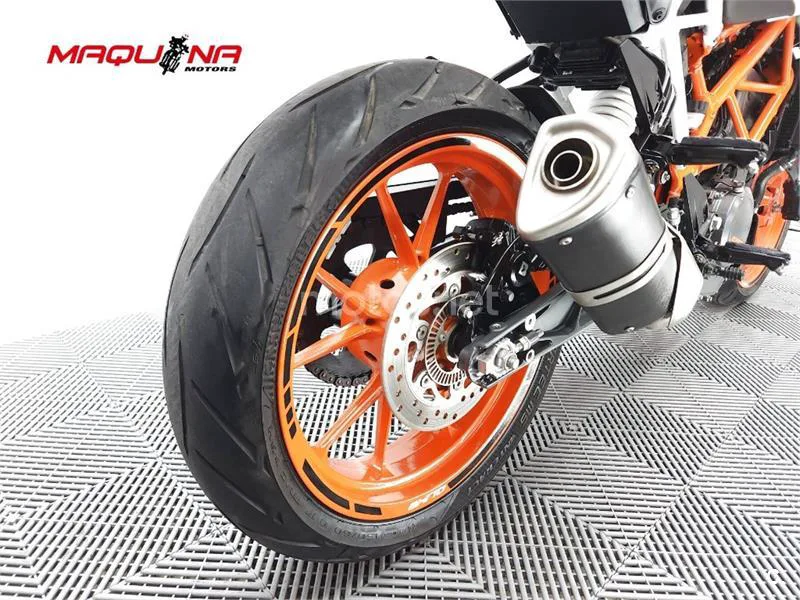 KTM 390 – Vista 15