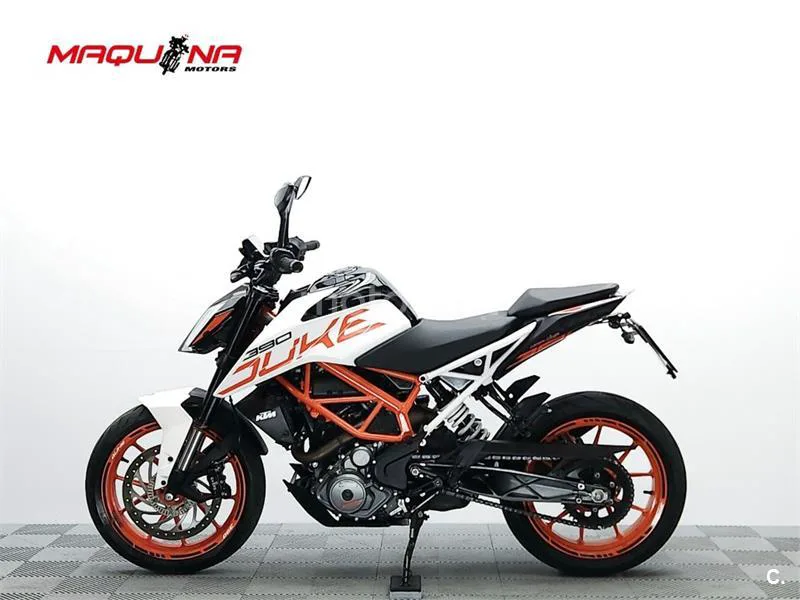 KTM 390 – Vista 16