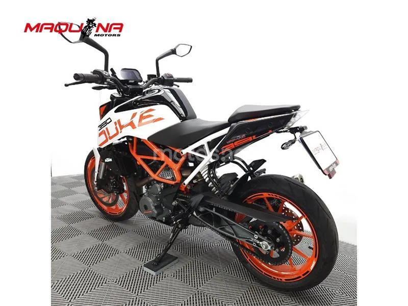 KTM 390 – Vista 19