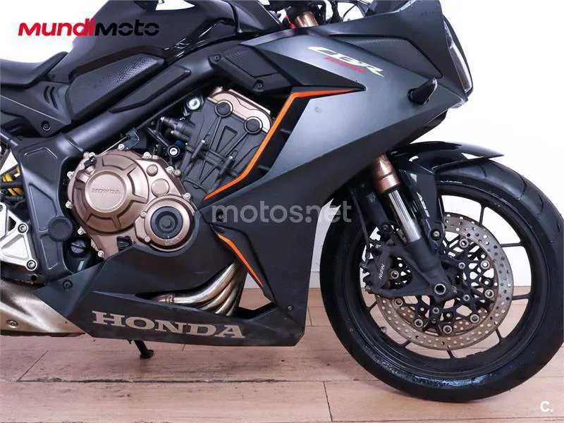 Honda CBR 650 R – Vista 23