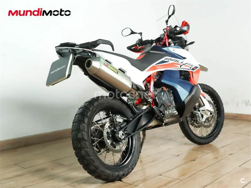 KTM 890 – Vista 3