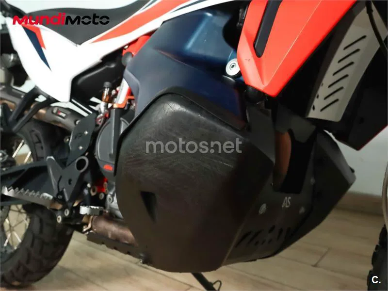 KTM 890 – Vista 23