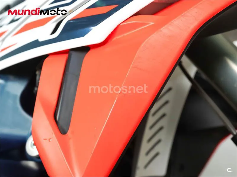 KTM 890 – Vista 24